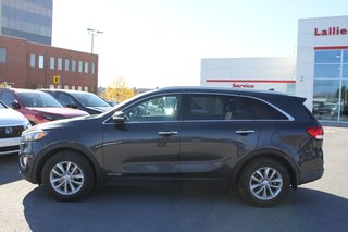 2017 Kia Sorento LX | AWD in Gatineau, Quebec - 2 - w320h240px