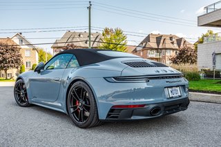 2023 Porsche 911 Carrera 4 GTS Cabriolet in Montréal, Quebec - 3 - w320h240px