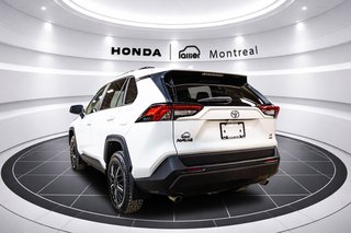 2020 Toyota RAV4 LE in Montréal, Quebec - 5 - w320h240px