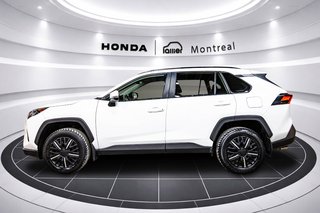 2020 Toyota RAV4 LE in Montréal, Quebec - 4 - w320h240px