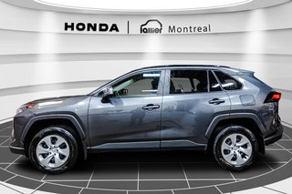 2021 Toyota RAV4 LE in Montréal, Quebec - 4 - w320h240px
