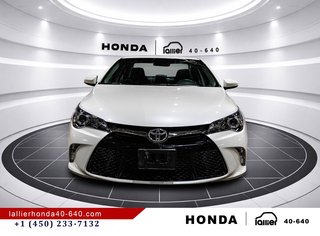 2017 Toyota Camry in Montréal, Quebec - 2 - w320h240px