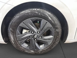 2021 Hyundai Elantra Preferred in Montréal, Quebec - 2 - w320h240px