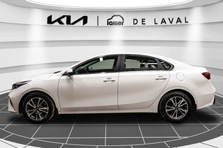 2022 Kia Forte EX in Montréal, Quebec - 5 - w320h240px