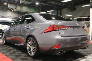 2017 Lexus IS 300 AWD *TOIT OUVRANT* in Quebec, Quebec - 6 - w320h240px