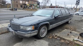 Cadillac Fleetwood LIMOUSINE 1993 à Montréal, Québec - 2 - w320h240px
