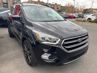 2017 Ford Escape SE in Montréal, Quebec - 2 - w320h240px
