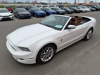 2013 Ford Mustang V6 Premium in Lachenaie, Quebec - 2 - w320h240px