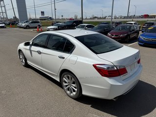 2015 Honda Accord Sedan Touring in Montreal, Quebec - 2 - w320h240px