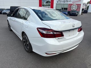 2017 Honda Accord Sedan LX in Montréal, Quebec - 4 - w320h240px