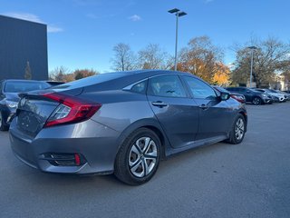 2016 Honda Civic Sedan LX in , Quebec - 4 - w320h240px