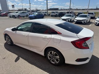 Honda Civic Sedan LX 2017 à Lachenaie, Québec - 3 - w320h240px