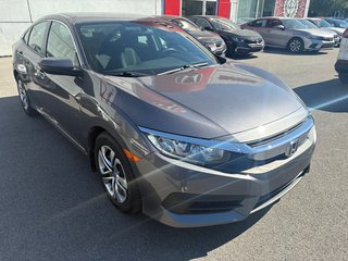2018 Honda Civic Sedan LX in Montréal, Quebec - 2 - w320h240px