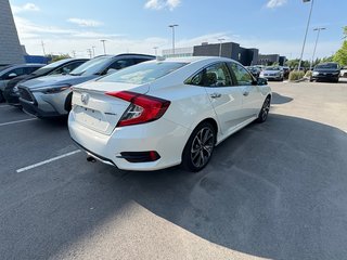 2020 Honda Civic Sedan Touring excellente condition in Montreal, Quebec - 3 - w320h240px