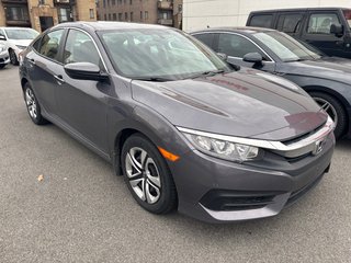2018 Honda Civic LX in Montréal, Quebec - 2 - w320h240px