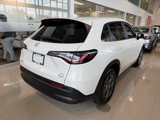 2027 Honda HR-V LX 4WD LX demo in Montreal, Quebec - 3 - w320h240px