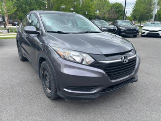 2016 Honda HR-V LX in Montréal, Quebec - 2 - w320h240px