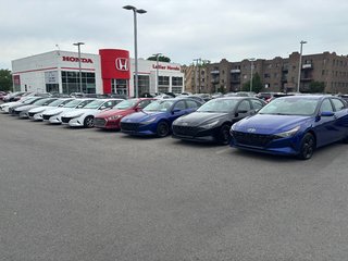 2021 Hyundai Elantra Preferred in Montréal, Quebec - 3 - w320h240px