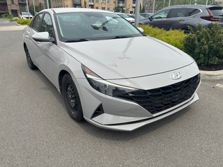 Hyundai Elantra Essential 2021 à Montréal, Québec - 2 - w320h240px