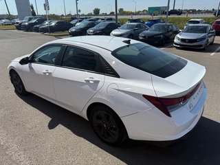 Hyundai Elantra Preferred 2021 à Lachenaie, Québec - 2 - w320h240px