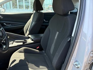 2023 Hyundai Elantra Preferred 1 proprio jamais accidenté in , Quebec - 5 - w320h240px