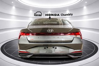 Hyundai Elantra Preferred ENS TECH I FREINS NEUFS AUX 4 ROUES I CARPLAY I MAGS I SIEGES ET VOLANT CHAUFFANTS I 2023 à Montréal, Québec - 6 - w320h240px