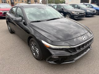 2024 Hyundai Elantra Preferred in Montréal, Quebec - 2 - w320h240px