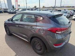 2017 Hyundai Tucson AWD/21 DOSSIERS D'ENTRETIENT in Montréal, Quebec - 3 - w320h240px