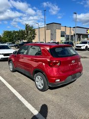 Hyundai Venue Essential 2020 à Lachenaie, Québec - 2 - w320h240px