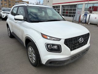 Hyundai Venue Preferred 2024 à Montréal, Québec - 2 - w320h240px