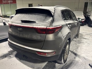 2017 Kia Sportage LX in Montréal, Quebec - 3 - w320h240px