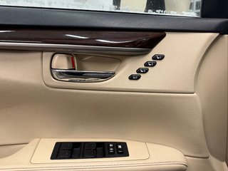 Lexus ES 300h  2013 à Montréal, Québec - 4 - w320h240px