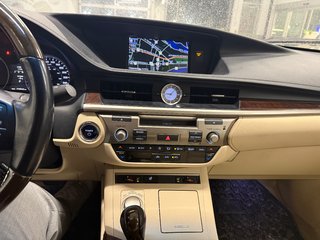 Lexus ES 300h  2013 à Montréal, Québec - 3 - w320h240px