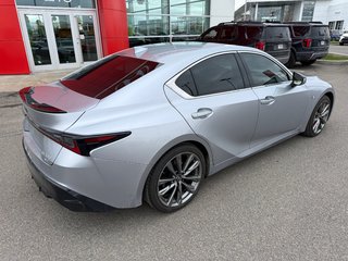 2021 Lexus IS 300 in Lachenaie, Quebec - 5 - w320h240px