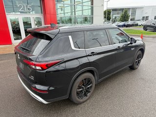 Mitsubishi Outlander PHEV LE/UN PROPRIÉTAIRE/JAMAIS ACCIDENTÉ 2023 à Lachenaie, Québec - 6 - w320h240px