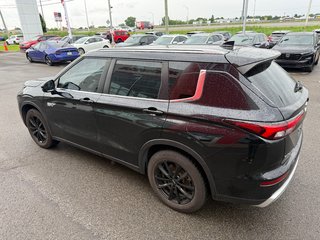 Mitsubishi Outlander PHEV LE/UN PROPRIÉTAIRE/JAMAIS ACCIDENTÉ 2023 à Lachenaie, Québec - 3 - w320h240px