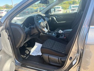 Nissan Qashqai SV AWD 2023 à Lachenaie, Québec - 6 - w320h240px
