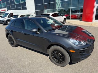 2017 Porsche Macan BASE/AWD in Lachenaie, Quebec - 6 - w320h240px