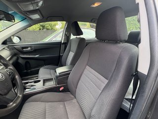 2017 Toyota Camry LE AUTOMATIQUE in Montreal, Quebec - 5 - w320h240px