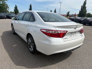 2017 Toyota Camry in Lachenaie, Quebec - 2 - w320h240px