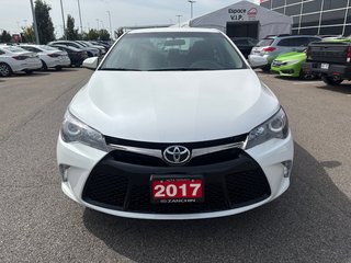 2017 Toyota Camry in Lachenaie, Quebec - 5 - w320h240px
