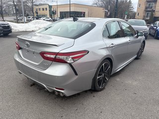 2018 Toyota Camry XSE in Montréal, Quebec - 3 - w320h240px