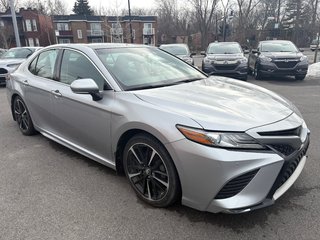 2018 Toyota Camry XSE in Montréal, Quebec - 2 - w320h240px