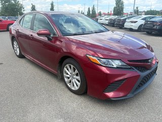 Toyota Camry SE 2018 à Lachenaie, Québec - 2 - w320h240px