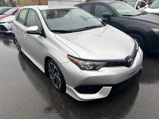 Toyota Corolla iM  2017 à , Québec - 2 - w320h240px