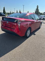 2017 Toyota Prius in Lachenaie, Quebec - 4 - w320h240px