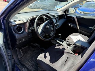 Toyota RAV4 LE 2014 à Montréal, Québec - 3 - w320h240px