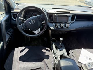 Toyota RAV4 LE 2014 à Montréal, Québec - 5 - w320h240px