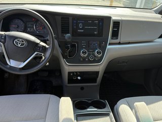 Toyota Sienna LE 2015 à Montréal, Québec - 6 - w320h240px