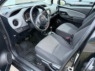 2015 Toyota Yaris LE in Lachenaie, Quebec - 6 - w320h240px